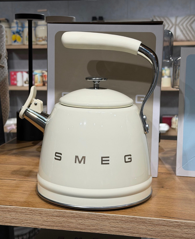 کتری رو گازی SMEG